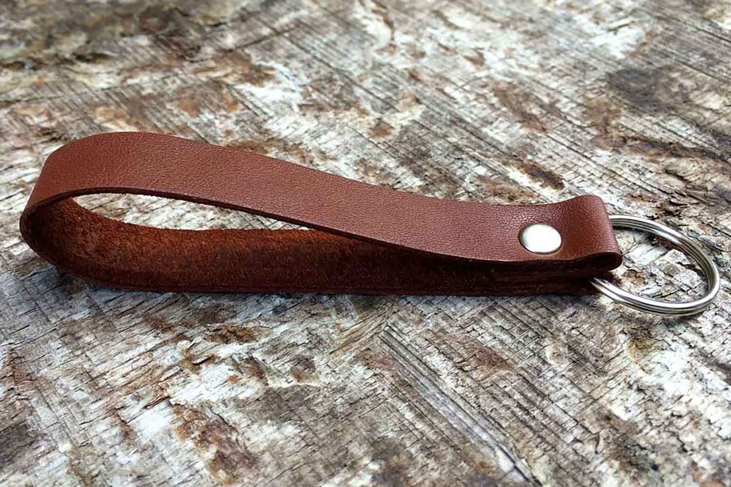 Leather keying from Bookshell in light brown leather, detail of back